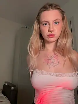 Snapshot of blondiedoll chatting on 6, 7, 2026 blondiedoll online show from 6, 7, 2026