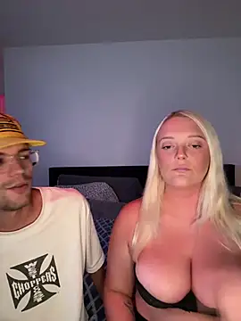 Snapshot of Blondebarbie21 chatting on 9, 8, 2026 Blondebarbie21 online show from 9, 8, 2026