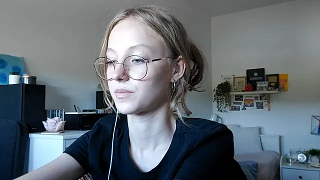 Snapshot of ShondaPaules chatting on 23, 6, 2026 ShondaPaules online show from 23, 6, 2026