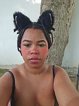 Snapshot of Alexandra_Jaramillo chatting on 7, 7, 2026 Alexandra Jaramillo online show from 7, 7, 2026