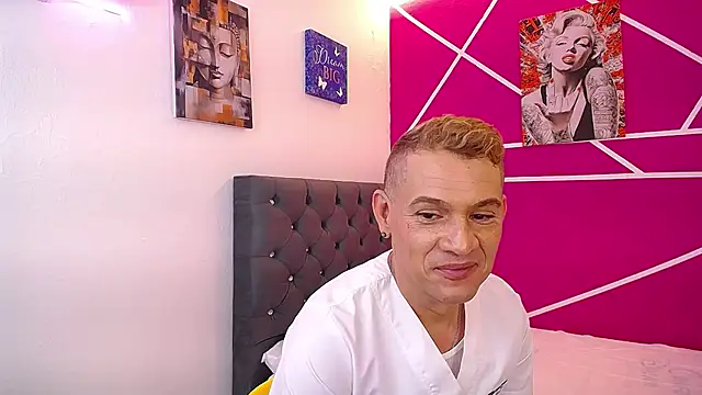 Snapshot of Cesirry_ chatting on 4, 7, 2026 Cesirry online show from 4, 7, 2026