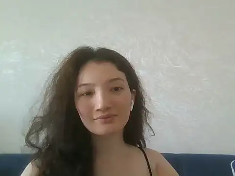 Snapshot of Calenyagi chatting on 12, 7, 2026 Calenyagi online show from 12, 7, 2026
