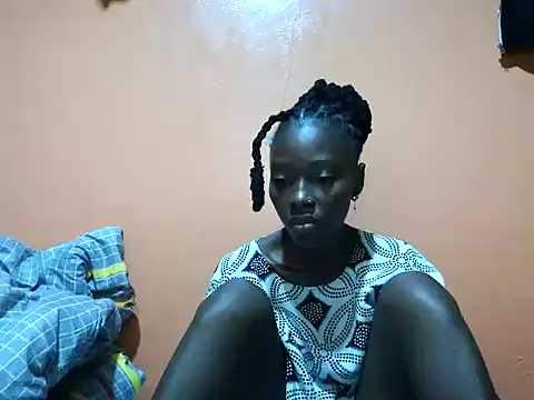 Snapshot of petite_clara2 chatting on 2, 7, 2026 petite clara2 online show from 2, 7, 2026