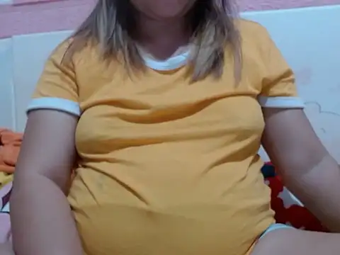 Snapshot of SweetPreggyElena chatting on 21, 6, 2026 SweetPreggyElena online show from 21, 6, 2026