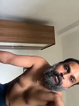 Snapshot of beast_bearded_dady chatting on 9, 7, 2026 beast bearded dady online show from 9, 7, 2026