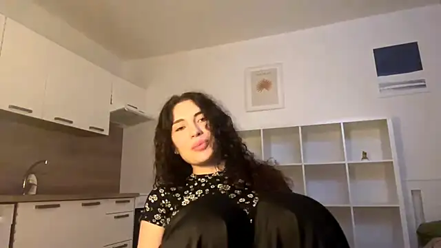 Snapshot of runawyin chatting on 14, 7, 2026 runawyin online show from 14, 7, 2026