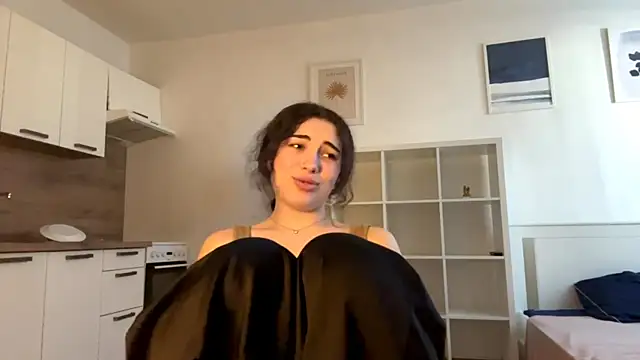 Snapshot of runawyin chatting on 3, 8, 2026 runawyin online show from 3, 8, 2026