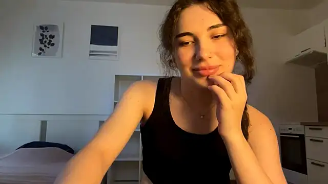 Snapshot of runawyin chatting on 6, 8, 2026 runawyin online show from 6, 8, 2026