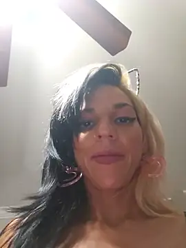 Snapshot of lil_jiggly chatting on 25, 6, 2026 lil jiggly online show from 25, 6, 2026
