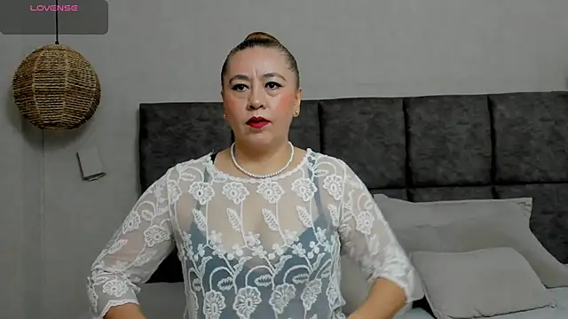 vera  lux online show from 3, 8, 2026