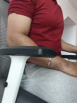 Snapshot of 8inch_hunk19 chatting on 4, 8, 2026 8inch hunk19 online show from 4, 8, 2026