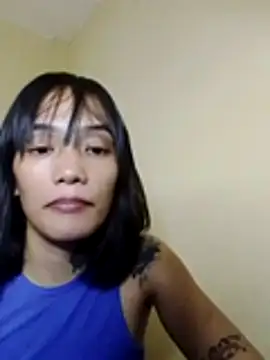 madamSHUWWALL online show from 25, 6, 2026