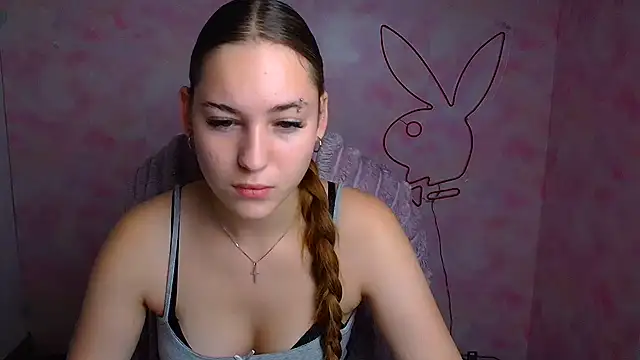 Snapshot of Holly_Mooon_ chatting on 7, 7, 2026 Holly Mooon online show from 7, 7, 2026