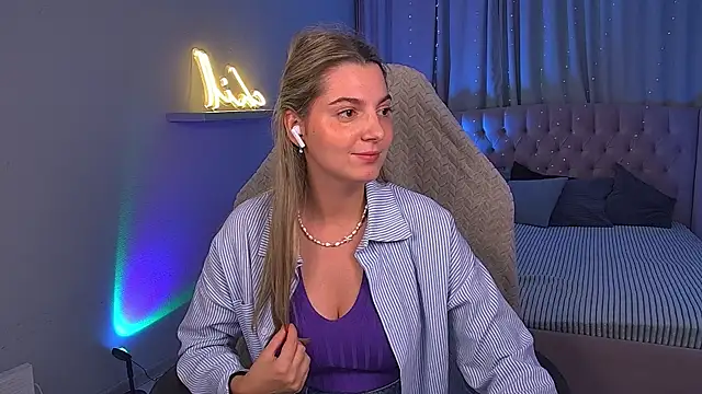 LucreciaStorm online show from 29, 6, 2026