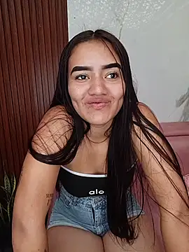 AlanaMontiel online show from 10, 7, 2026