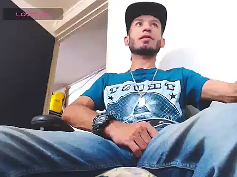 Snapshot of WOLFMONSTERDICK chatting on 10, 7, 2026 WOLFMONSTERDICK online show from 10, 7, 2026