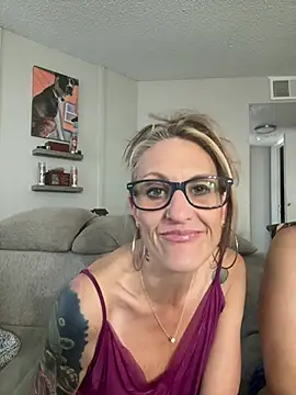 Snapshot of JamiesHardBoy chatting on 7, 7, 2026 JamiesHardBoy online show from 7, 7, 2026