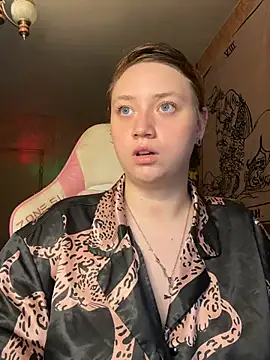 Snapshot of lily_shamy chatting on 7, 7, 2026 lily shamy online show from 7, 7, 2026