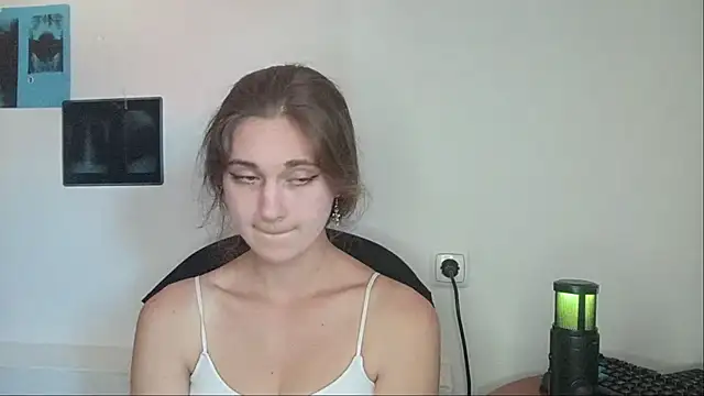 Snapshot of peachyglowX chatting on 1, 7, 2026 peachyglowX online show from 1, 7, 2026