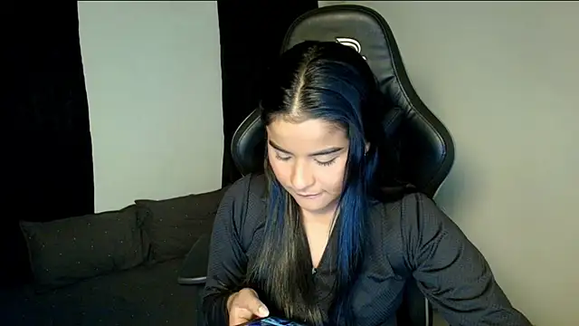Snapshot of Kiara_Naomi chatting on 6, 7, 2026 Kiara Naomi online show from 6, 7, 2026