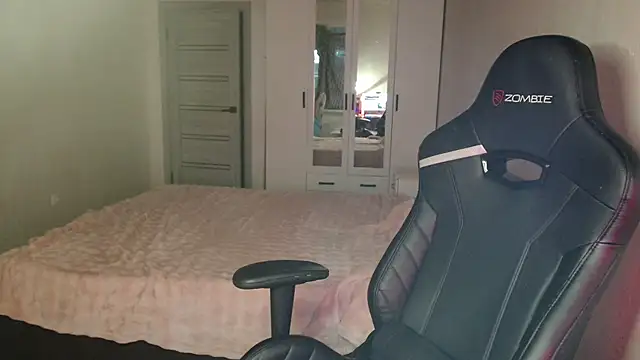 Snapshot of Mia_Luiza chatting on 13, 7, 2026 Mia Luiza online show from 13, 7, 2026