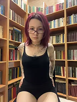 Snapshot of LillyBae chatting on 6, 7, 2026 LillyBae online show from 6, 7, 2026