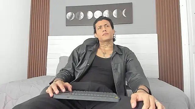 Snapshot of Damian_romanoff_ chatting on 6, 7, 2026 Damian romanoff online show from 6, 7, 2026