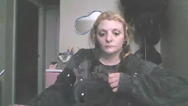 liltrinketgirl online show from 4, 7, 2026