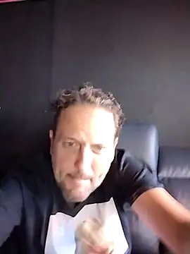 Snapshot of VitoVice chatting on 4, 7, 2026 VitoVice online show from 4, 7, 2026