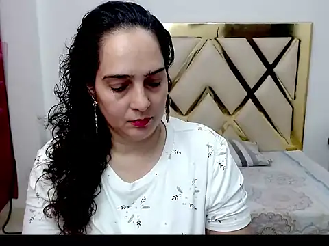 rebecamontero online show from 6, 7, 2026