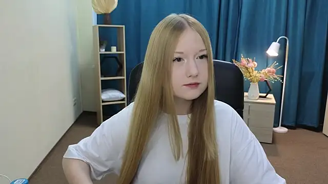 Snapshot of LashondaBloemer chatting on 5, 7, 2026 LashondaBloemer online show from 5, 7, 2026