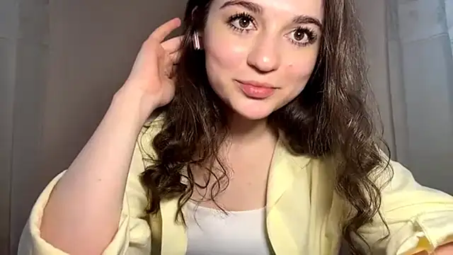 Snapshot of RochellWitek chatting on 4, 7, 2026 RochellWitek online show from 4, 7, 2026