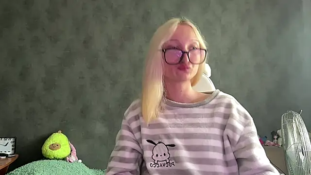Snapshot of smeet_mary chatting on 7, 7, 2026 smeet mary online show from 7, 7, 2026