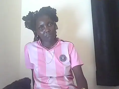Snapshot of Black_beautygirlll chatting on 5, 7, 2026 Black beautygirlll online show from 5, 7, 2026
