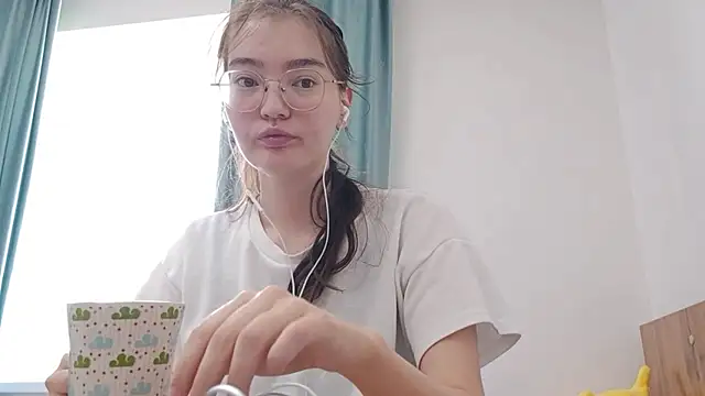 Snapshot of BeatrizGeving chatting on 6, 7, 2026 BeatrizGeving online show from 6, 7, 2026