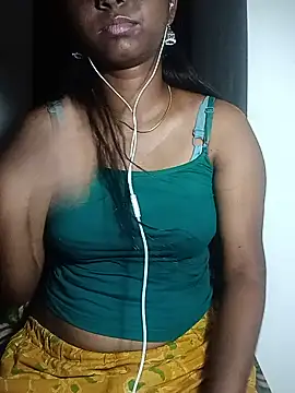 Snapshot of Monika-Beauty chatting on 23, 7, 2026 Monika-Beauty online show from 23, 7, 2026