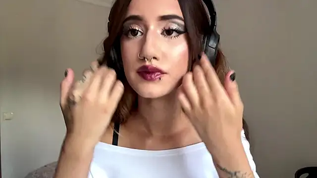 Snapshot of JuliaPierce chatting on 8, 7, 2026 JuliaPierce online show from 8, 7, 2026