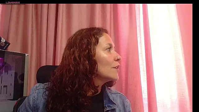 Snapshot of scarlet_velvet20 chatting on 10, 7, 2026 scarlet velvet20 online show from 10, 7, 2026