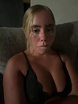 Snapshot of noraheavenxo chatting on 9, 7, 2026 noraheavenxo online show from 9, 7, 2026