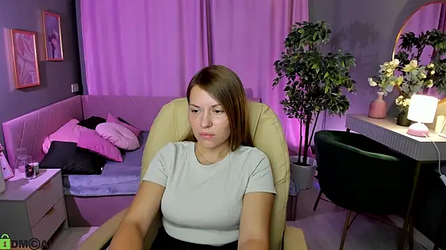 Snapshot of Kira_Miragee chatting on 16, 7, 2026 Kira Miragee online show from 16, 7, 2026