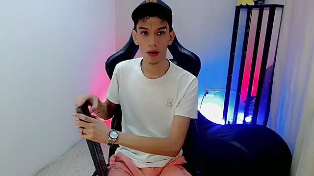 YorYo hot online show from 10, 7, 2026