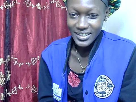 Snapshot of lyoun07 chatting on 8, 7, 2026 lyoun07 online show from 8, 7, 2026
