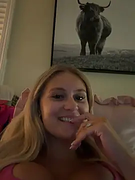 Snapshot of DaisyMonroexoxo chatting on 12, 7, 2026 DaisyMonroexoxo online show from 12, 7, 2026