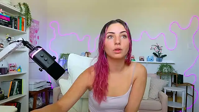 Snapshot of bellabeau chatting on 9, 7, 2026 bellabeau online show from 9, 7, 2026