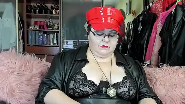 KaryQueen online show from 15, 2, 2025