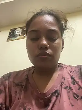 Diamond-girl143 online show from 11, 7, 2026