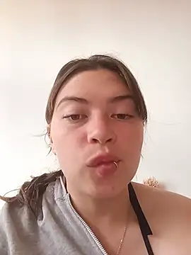 Snapshot of LoveShae- chatting on 10, 7, 2026 LoveShae- online show from 10, 7, 2026