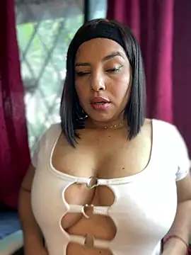 Snapshot of Mia_Bigtits chatting on 11, 7, 2026 Mia Bigtits online show from 11, 7, 2026