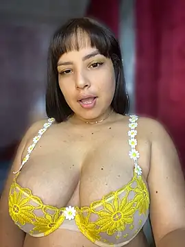Snapshot of Mia_Bigtits chatting on 17, 7, 2026 Mia Bigtits online show from 17, 7, 2026