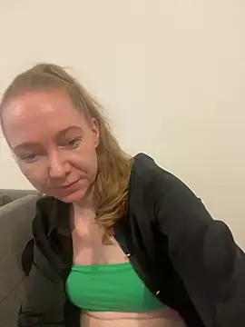 Snapshot of EmmaaFit chatting on 16, 7, 2026 EmmaaFit online show from 16, 7, 2026